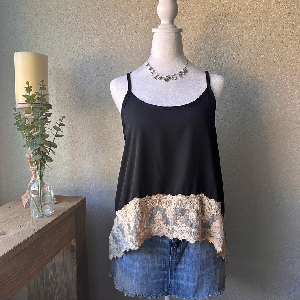 Women’s Black Lace-Hem Cami Tank Top